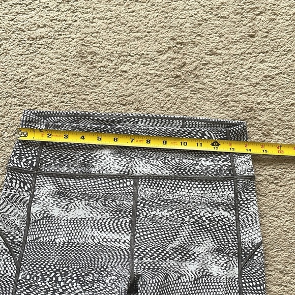 Lululemon In Movement Crop Everlux 19’’ in Swerve Vapor Metal Grey Women’s 10 - Picture 4 of 10